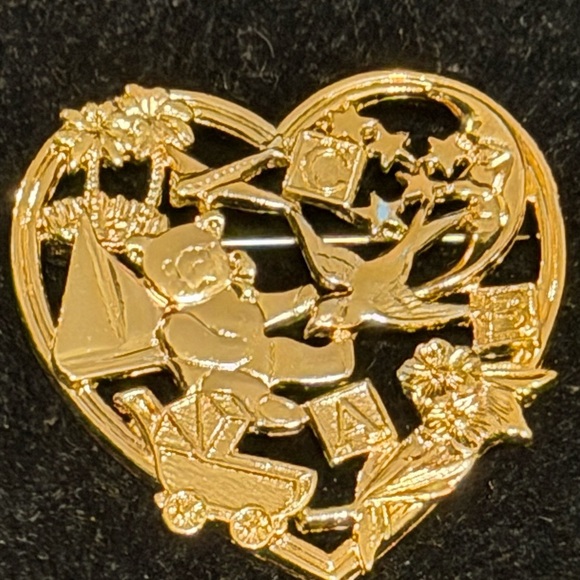 Jewelry - Gold Heart-Shaped Teddy Bear Pin